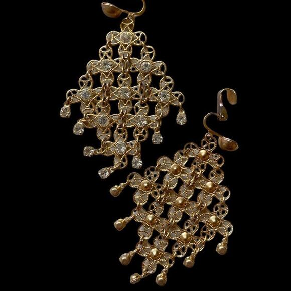 Filigree & Rhinestone Vintage Cascading Necklace with Clip-on Matching Earrings - Picture 5 of 9